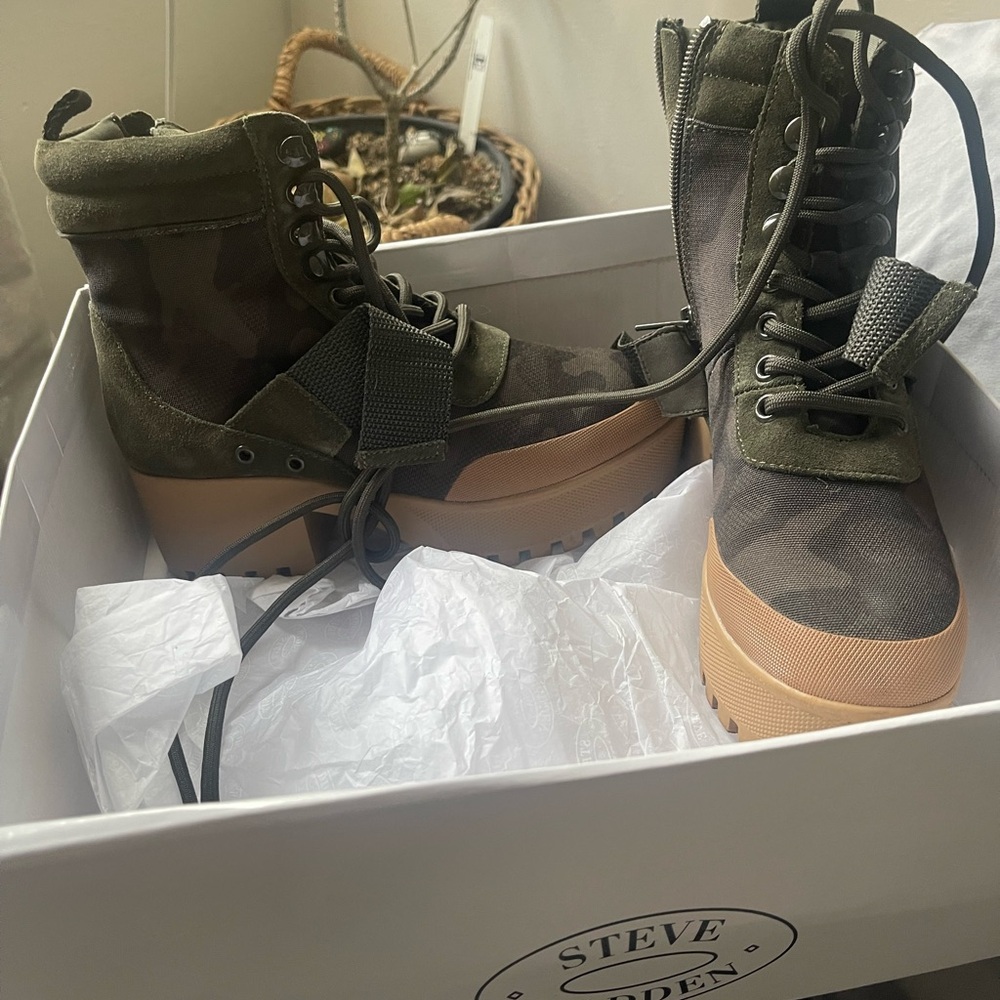 Steve Madden Camouflage High-Top Boots
